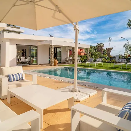 Awesome In With Heated Swimming Pool Holiday home *